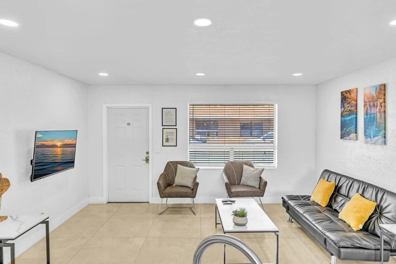 New Stylish 2 Bdrm Mins To Beach & Aventura Mall Hallandale Beach Extérieur photo