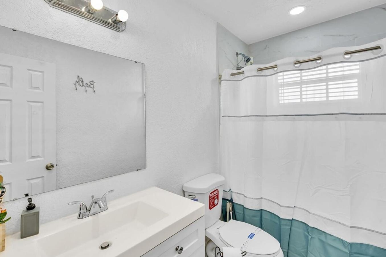 New Stylish 2 Bdrm Mins To Beach & Aventura Mall Hallandale Beach Extérieur photo
