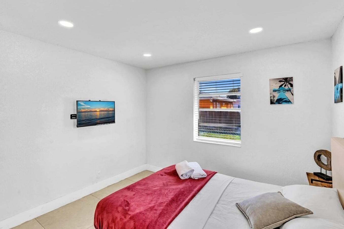New Stylish 2 Bdrm Mins To Beach & Aventura Mall Hallandale Beach Extérieur photo