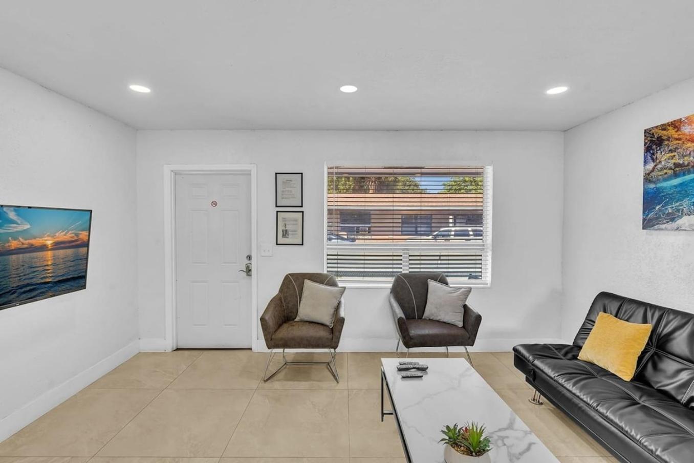 New Stylish 2 Bdrm Mins To Beach & Aventura Mall Hallandale Beach Extérieur photo