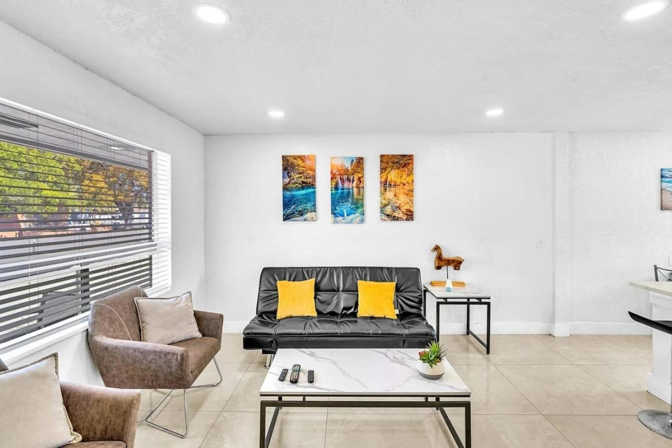 New Stylish 2 Bdrm Mins To Beach & Aventura Mall Hallandale Beach Extérieur photo