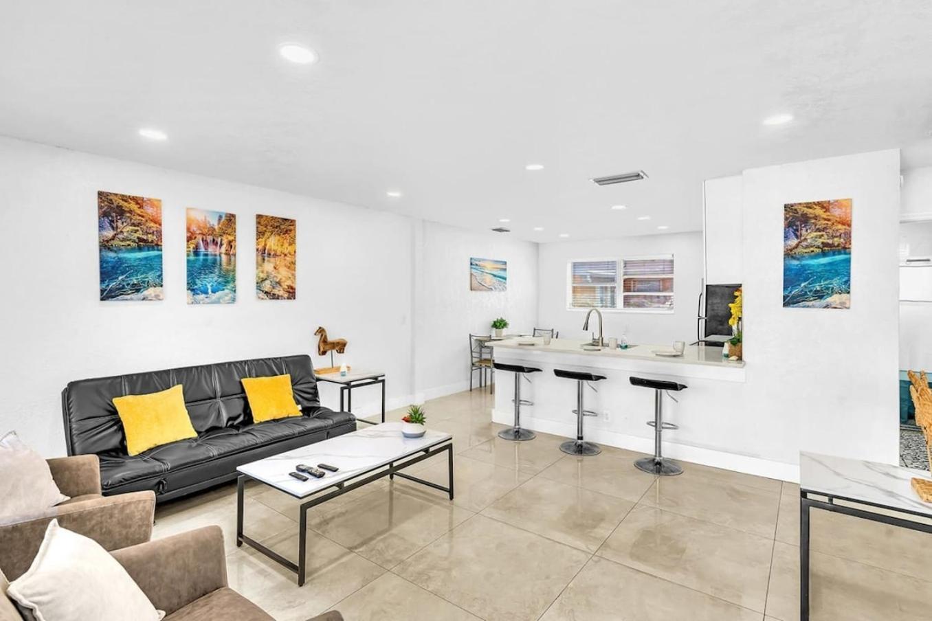 New Stylish 2 Bdrm Mins To Beach & Aventura Mall Hallandale Beach Extérieur photo