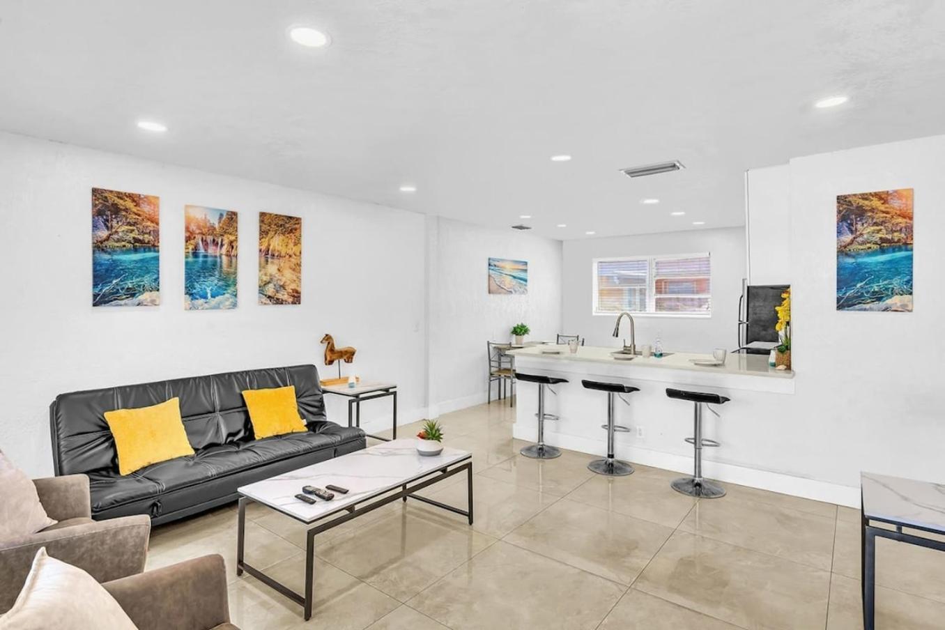 New Stylish 2 Bdrm Mins To Beach & Aventura Mall Hallandale Beach Extérieur photo